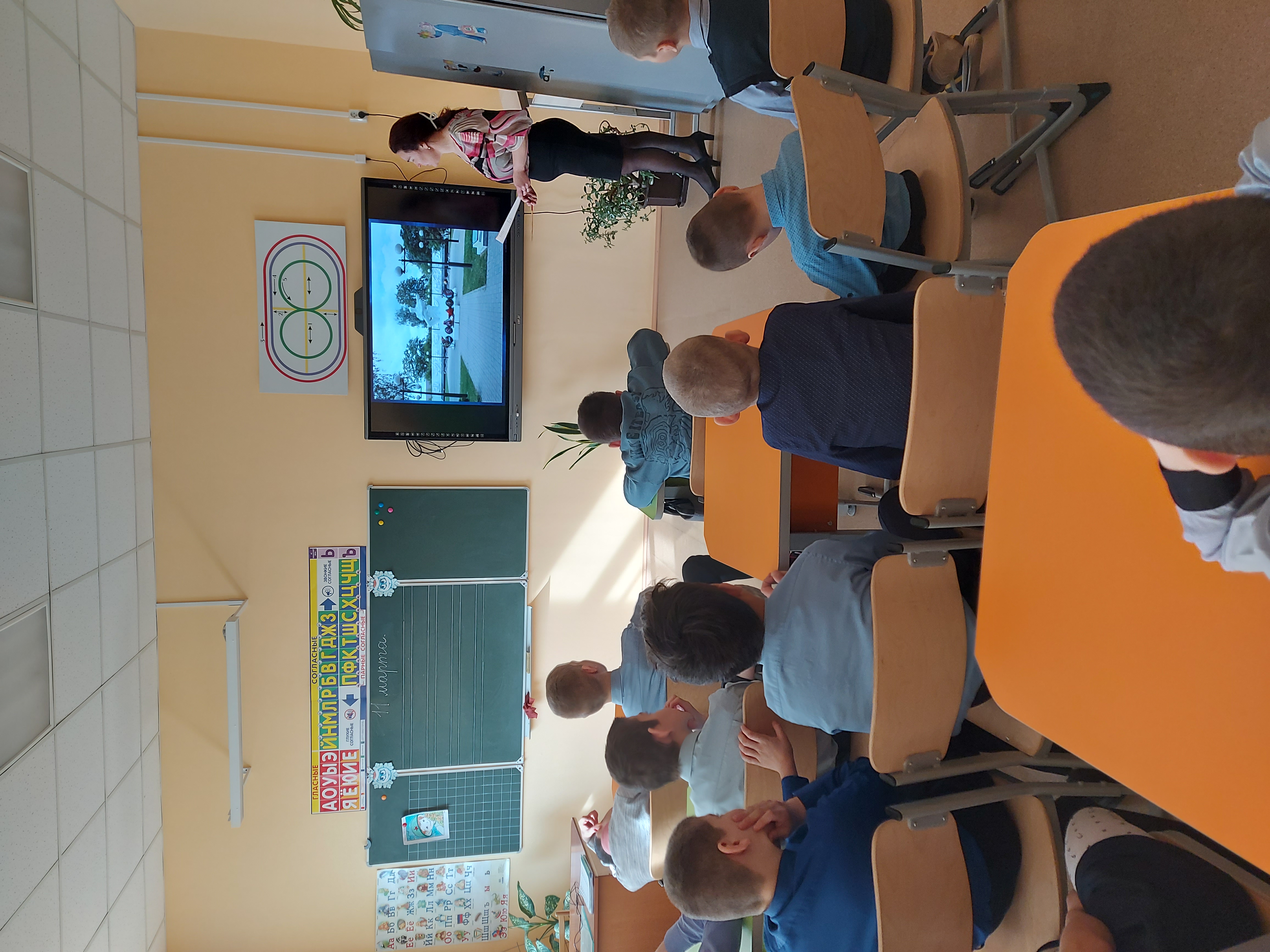 Виртуальную экскурсию по памятным местам «Города герои» провела среди младших школьников Чепурченко О.А..