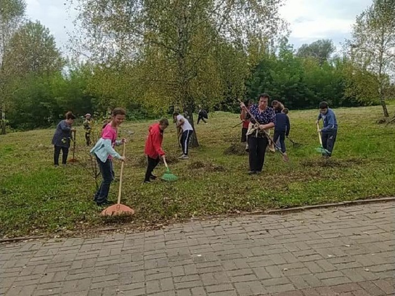 Работа в парке Воинской Славы в с. Подборки.